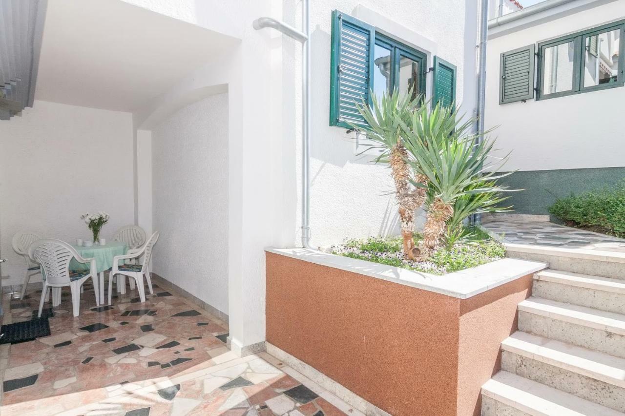 Apartment California
